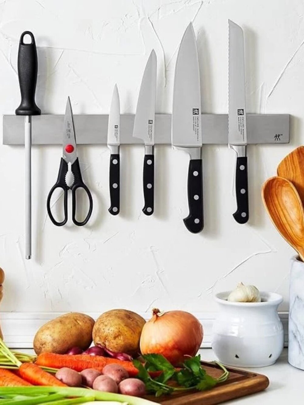 ZWILLING 17.75-inch Stainless Steel Magnetic Knife Bar - New in Box
